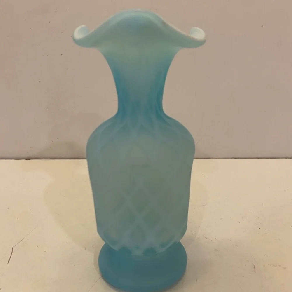 Mosser Hen Nest Open Salt Green Translucent glass
